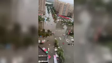 Рекордные ливни затопили китайский город
