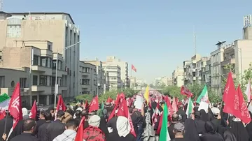 В Тегеране проходит всеобщее траурное шествие