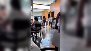 Ailəsi ilə istirahətdə oaln Sevdanın qısa geyimi tənqid olundu