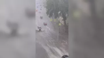 Мощный ливень и град обрушились на Москву - 1