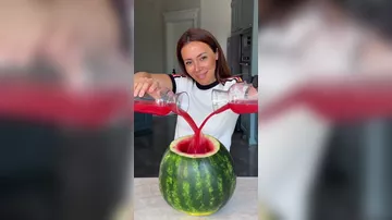 Летний рецепт из арбуза и ягод