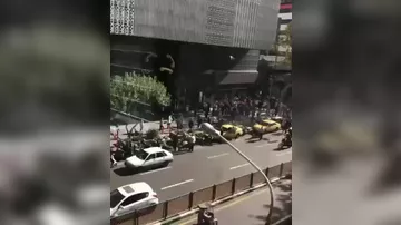 İranın paytaxtı Tehranın Çarşı bazarında etiraz aksiyası keçirilir.