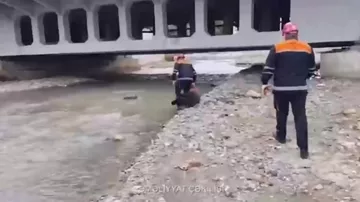 Gəncə çayında köməksiz qalan şəxs xilas edildi