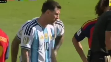 Argentina finalda azlıqda qalır. Enzo Fernandez 90+3'də qırmızı vərəqə alaraq meydandan qovulur