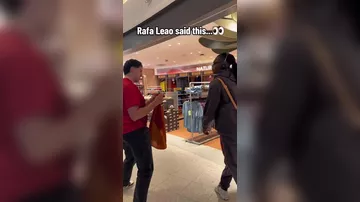 Rafael Leao Galatasaray formasını imzalatmağa çalışan azarkeşin istəyini rədd edib