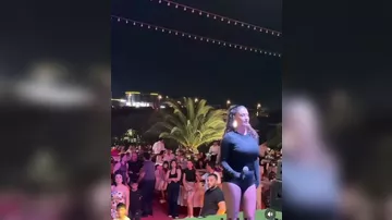 Tuğba Ekincinin Bakıdakı konserti birmənalı qarşılanmayıb