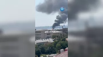 В Баку горит топливная цистерна