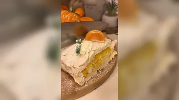 Меренговый рулет с мандарином