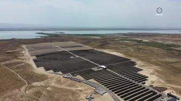 Prezident İlham Əliyev Naxçıvan şəhərində “Şəms 1” və “Qərbi Üfüq” Günəş Elektrik stansiyalarında görülən işlərlə tanış olub