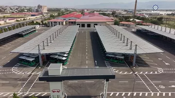 Prezident İlham Əliyev Naxçıvanda elektrik mühərrikli yeni avtobuslara baxıb, dəmir yolu infrastrukturunda aparılan yenidənqurma işləri ilə tanış