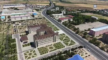 Prezident İlham Əliyev və Birinci xanım Mehriban Əliyeva Əlahiddə Ümumqoşun Orduda yeni yaradılan komando hərbi hissələrinə Döyüş bayraqlarının verilməsi mərasimində iştirak ediblə
