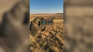 Türkiyə yeni "ağıllı" dronlarını nümayiş etdirdi: Dəstə halında hücum edə bilirlər