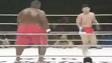 Прикол на ринге Сумо против Бокса