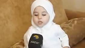 3-летняя девочка знает 37 сур Корана. Удивительное видео.