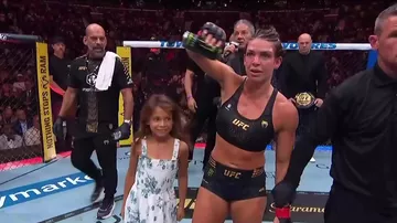 Маккензи Дерн одолела Джиллиан Робертсон и защитила чемпионский пояс UFC-2