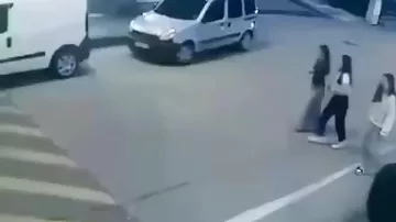 Türkiyədə polis idarəsinin həyətinə dron düşüb