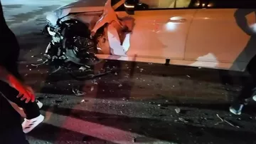 Ağ Şəhərdə bahalı avtomobillər toqquşdu