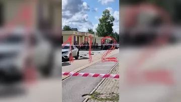 Sankt-Peterburqun Slavyansk mikrorayonunda minik avtomobili partlayıb