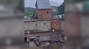 Nepalın yarısı yuyulub