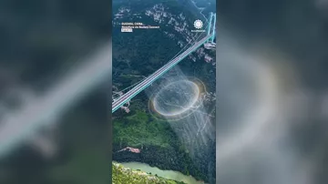 Под самым высоким мостом в мире заметили идеальную круглую радугу