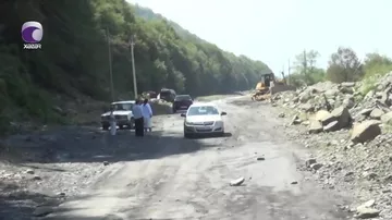 Qəbələ-Laza yolu keçilməz hala düşdü, ağır texnika cəlb olundu