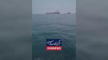 Кадры тушения пожара на одном из танкеров, по которым ударили США