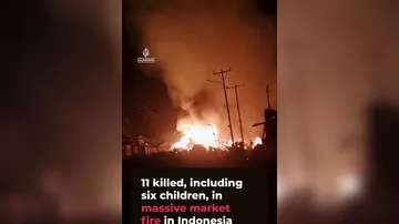 В Индонезии при пожаре на рынке погибли 11 человек