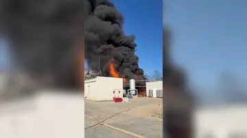 Крупный пожар на НПЗ в Казахстане