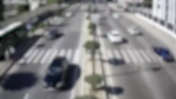 Bakıda sürücünün diqqətsizliyi piyada keçidində faciəyə səbəb olacaqdı