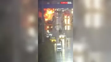 İstanbulda avtobus yandı- ölən və yaralananlar var