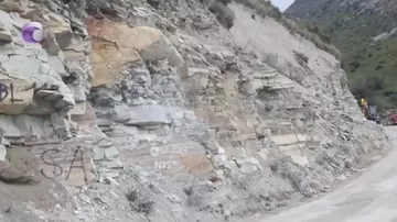 Xınalıq yolunda sürüşmə olub