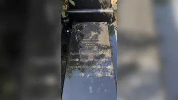 Vüsalə Əlizadə qardaşının məzarından video paylaşdı - "Qara daş məni sakitləşdirir" 2