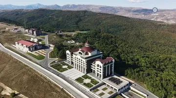 Prezident İlham Əliyev və Birinci xanım Mehriban Əliyeva Şamaxıda “Pirqulu Park” hotelinin açılışında iştirak ediblər