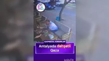 Antalyada idarəetmədən çıxan avtomobil kafedə yemək yeyən cütlüyün olduğu masaya çırpılıb