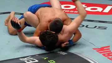 Магомедали Османлы дисквалифицирован за запрещенный удар на турнире UFC