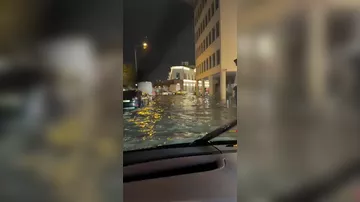 İstanbul küçələri daşqın sularına qərq olub -1