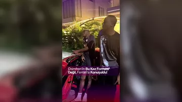 Osimhen 1,2 milyonluq "ferrari"si ilə diqqət çəkdi