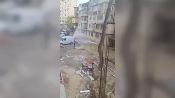 В Ясамале прорвало водопровод