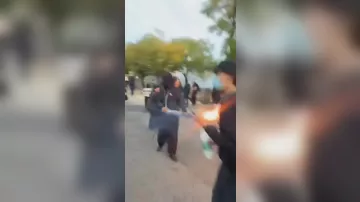 Протесты школьников во Франции переросли в беспорядки и столкновения с полицией - 3