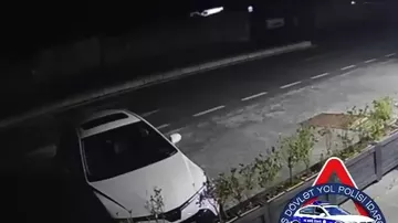 Qaxda avtomobil evin divarına çırpılıb, 17 yaşlı sərnişin ölüb