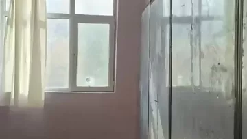 Məktəbə daş atdılar, şagirdlər xəsarət aldı