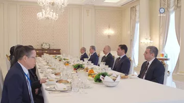 Prezident İlham Əliyevin adından Laos Prezidentinin şərəfinə rəsmi nahar verilib