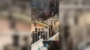 "Neftçi" azarkeşləri məşəl yandırdı