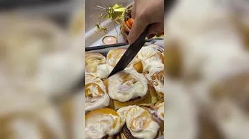 Синнабоны с корицей и соленой карамелью