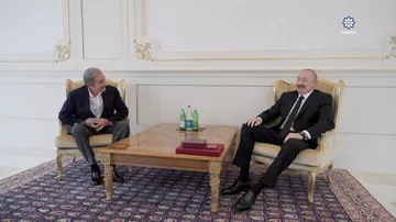 Prezident İlham Əliyev Fərhad Xəlilova “İstiqlal” ordenini təqdim edib