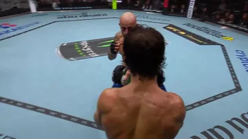 Волкановски защитил чемпионский пояс UFC