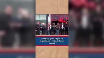 Çorumda qadın alt paltarı mağazasının açılışında qəribə görüntü
