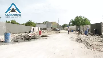 В бакинском поселке Нардаран реконструируют улицу