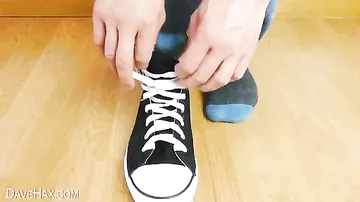 Как очень быстро завязать шнурки