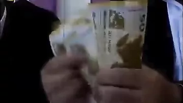 Azərbaycanda bank müştərinin pensiya kartından pul çəkib